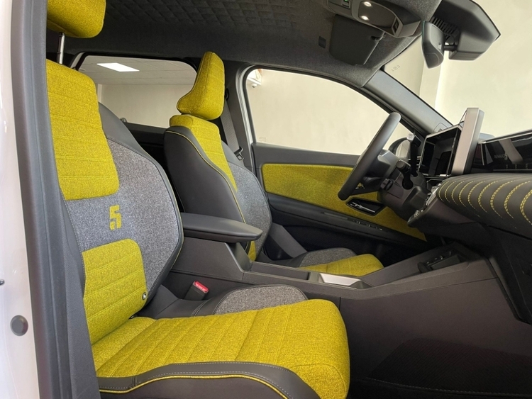 Renault 5 E-Tech 150 Comfort Range Iconic Five foto 14