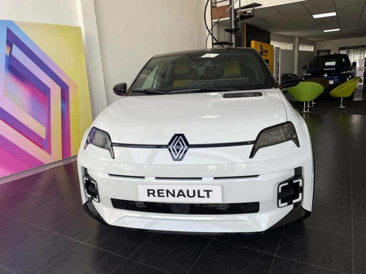 Renault 5 E-Tech 150 Comfort Range Iconic Five foto 31